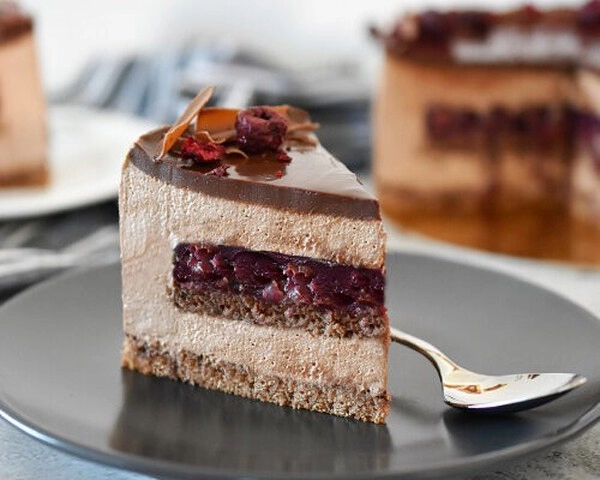 cokoladna torta s visnjama