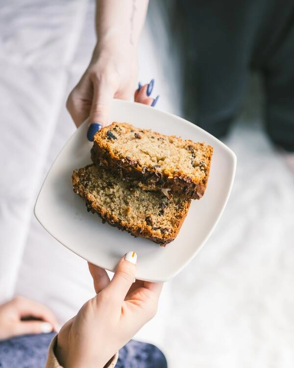apple bread with cinnamon
