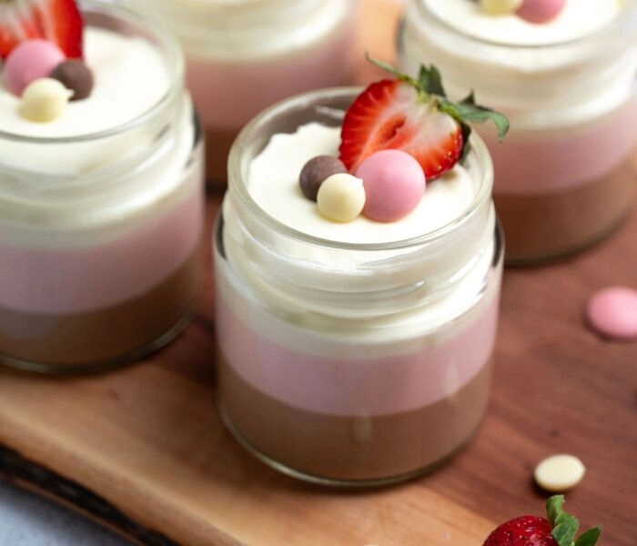 trobojni cokoladni mousse u casi